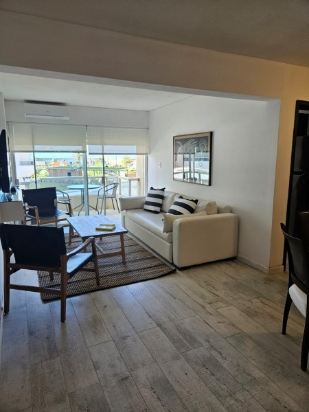Departamento reciclado en venta Torre Marina I